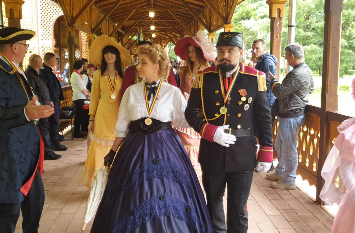 Atmosferă de epocă la Festivalul Colonadei de la Buziaș