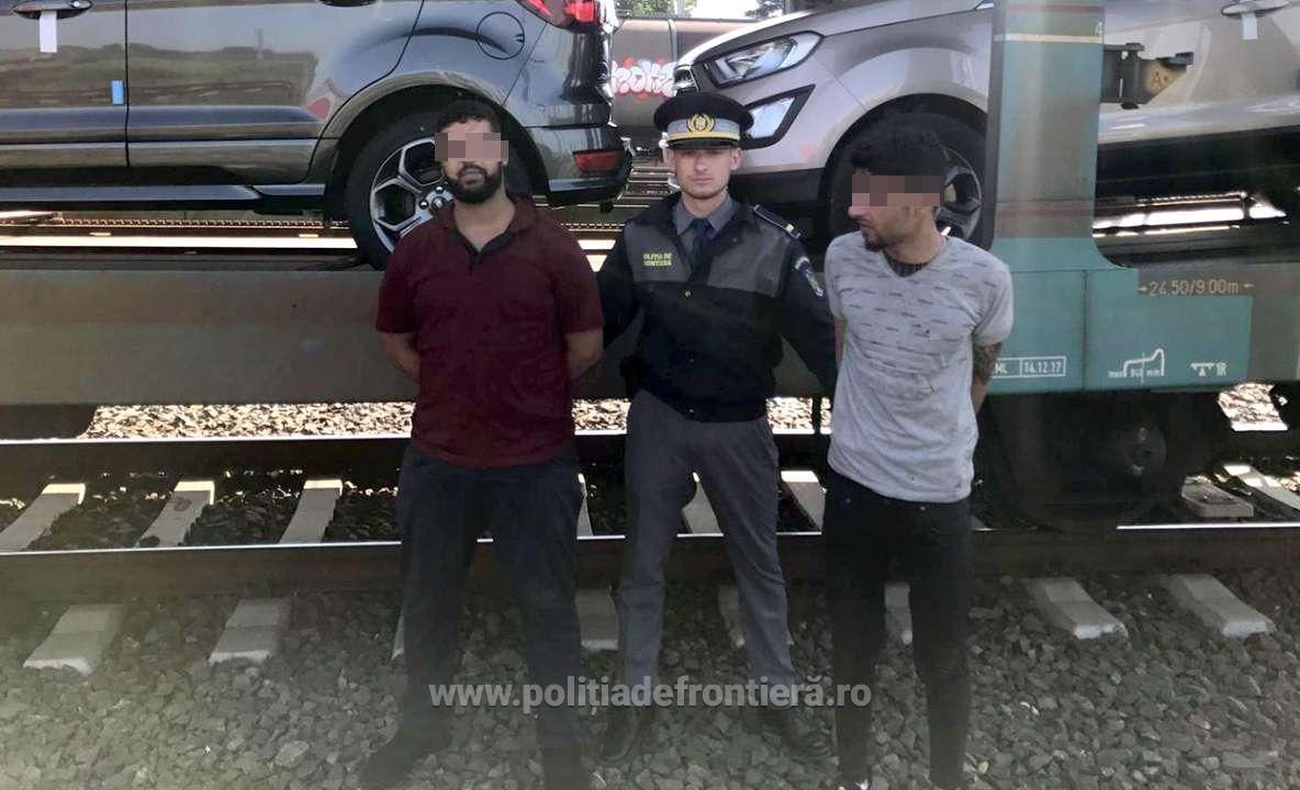 Grupuri de migranți încearcă să treacă granița de vest