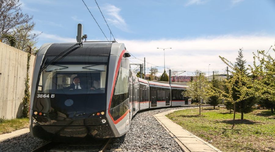 Timișoara va avea tramvaie articulate nou-noute. Garniturile vor fi echipate cu baterii