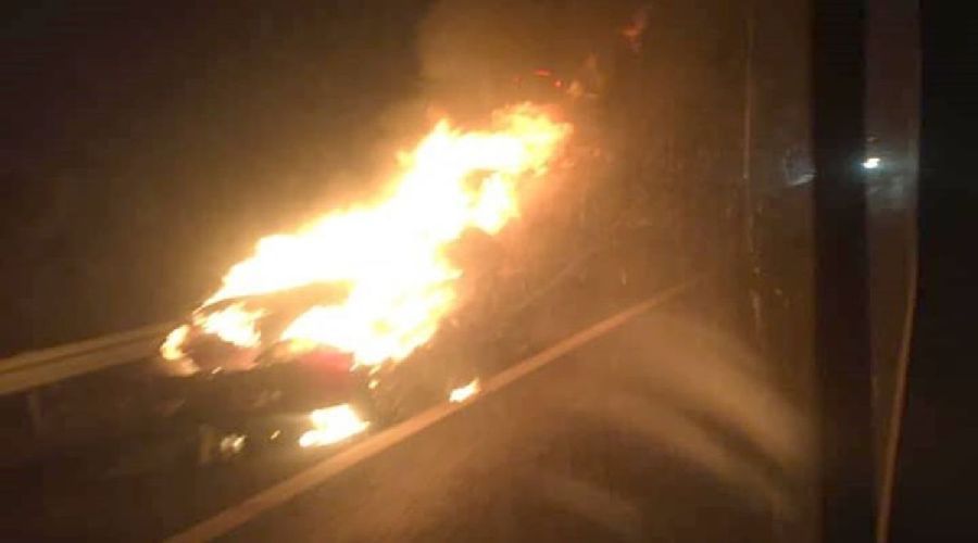 Mașină în flăcări de Sfânta Maria, în Timiș