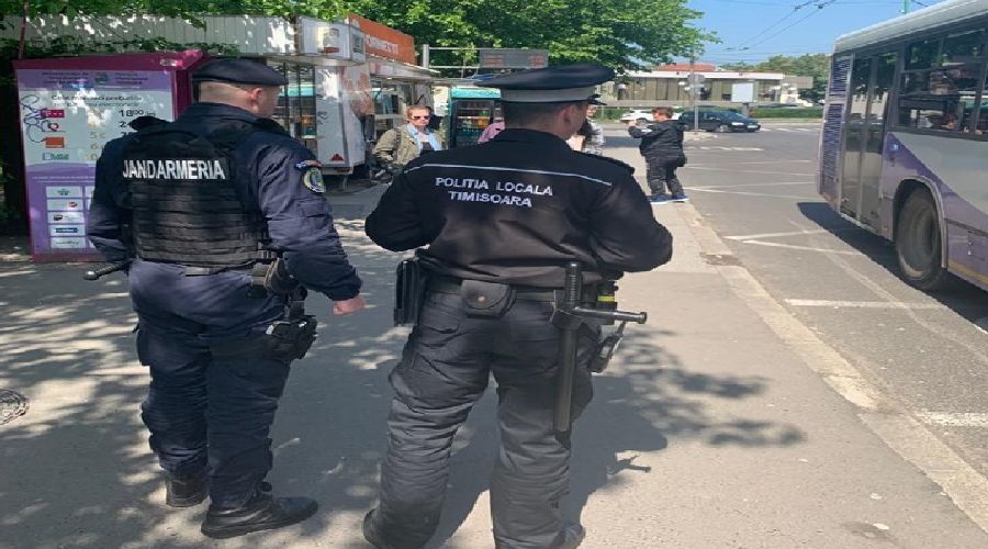 Sute de amenzi date de polițiști în mijloacele de transport din Timișoara
