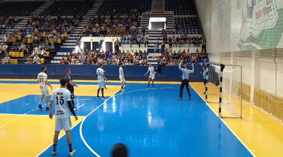 Poli la primul punct în Liga Zimbrilor. Handbaliștii bănățeni termină la egalitate derby-ul cu Minaur Baia mare