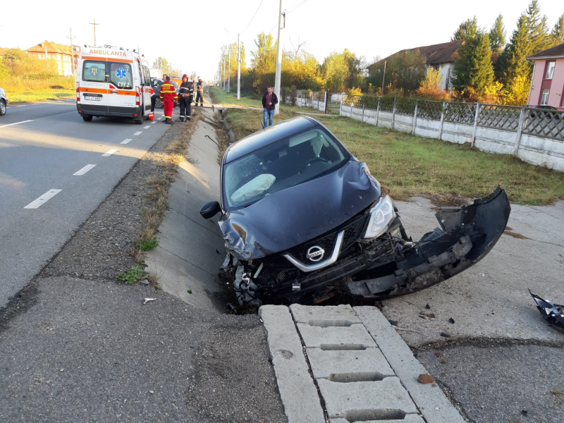Accident cu două victime la ieșirea din Caransebeș