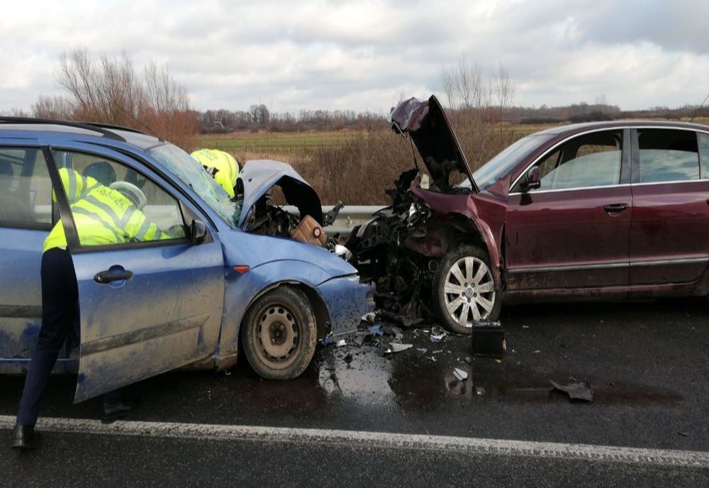 Accident cu zece victime lângă Timișoara. Un om a murit, altul a fost dus cu elicopterul SMURD