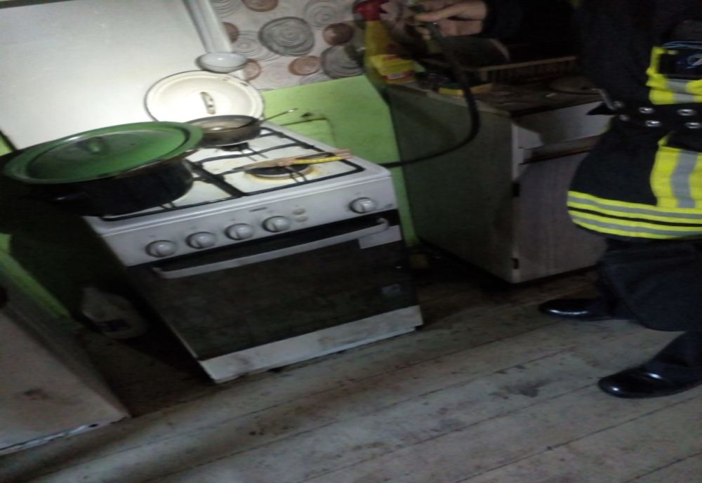 Scene tragicomice la TIMIȘ. Bărbat rănit după ce a încercat să gătească