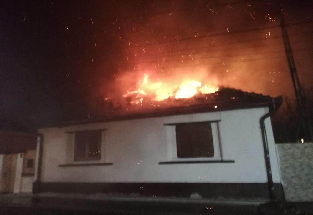 Trei incendii intr-o noapte