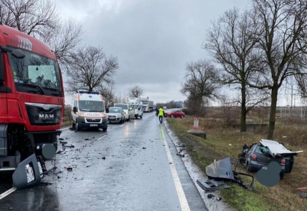 Timișoreancă rănită grav într-un accident cu un TIR