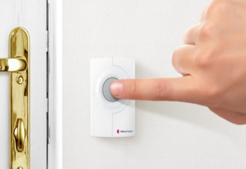 Înșelăciune cu teste pentru coronavirus: falși asistenți, din ușă în ușă