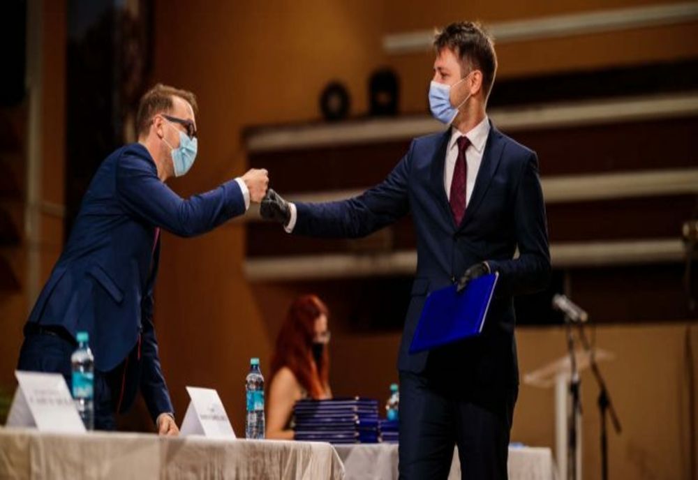 Viceprimarul și secretarul general al Primăriei, testați pozitiv cu coronavirus