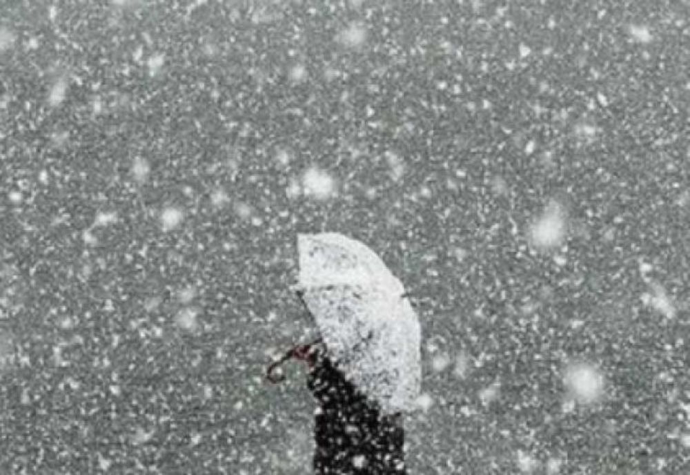 Vreme închisă cu ninsori locale în Banat și Crișana