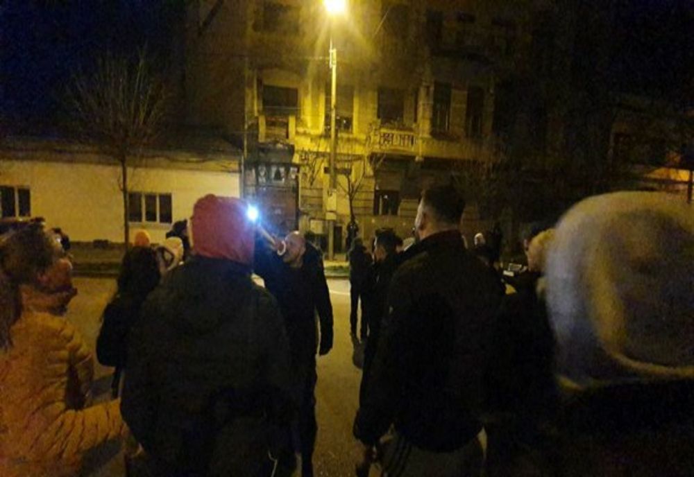 Sute de persoane au participat noaptea trecută la un protest împotriva măsurilor restrictive anti-pandemie