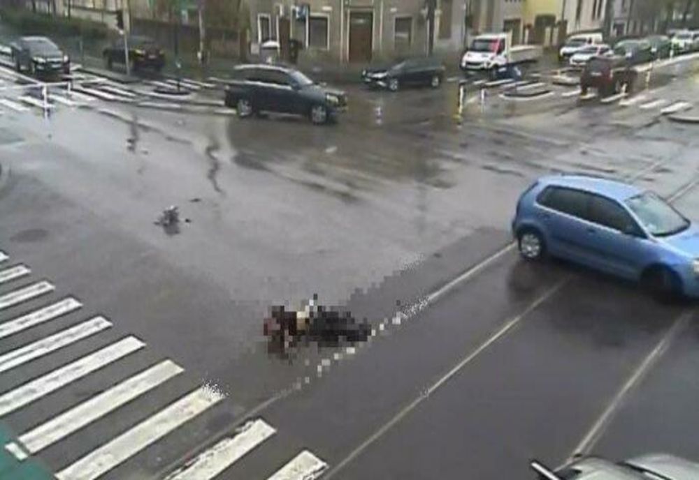 Un tânăr de 22 de ani din Timișoara, în stare gravă după ce a fost spulberat pe trecerea de pietoni. A trecut strada pe roșu