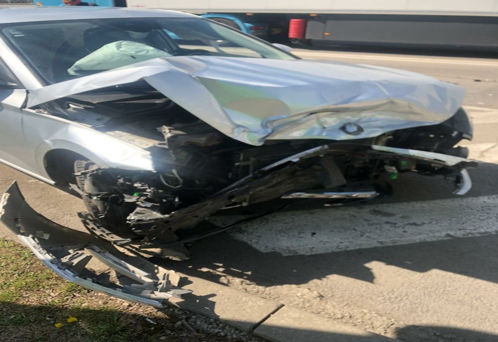 Un bărbat a ajuns la spital după ce nu a acordat prioritate în trafic