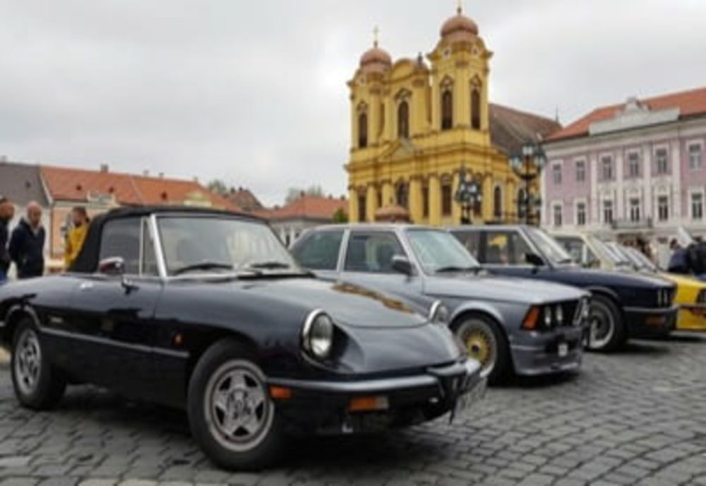 Expoziție care aduce la Timișoara autoturisme de epocă, fără paradă