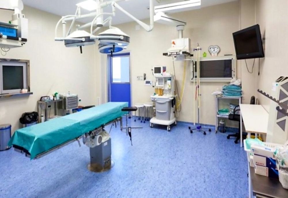 Un barbat a luat foc pe masa de operatie. Interventia rapida a medicilor a facut ca omul sa nu sufere arsuri grave 