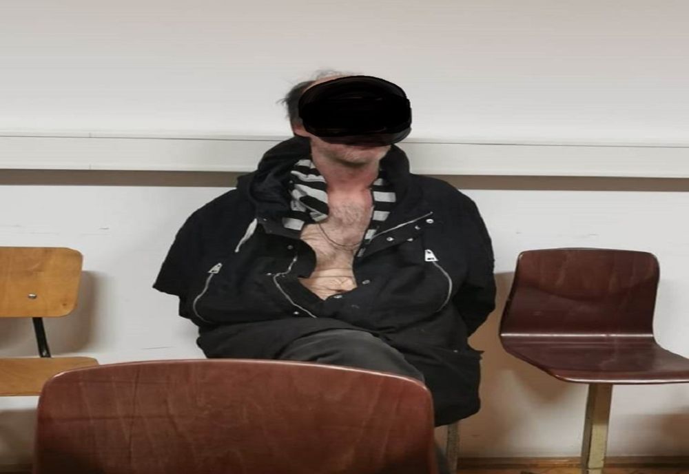 Scene de groază în centrul Timișoarei. Un bărbat a fost înjunghiat în cap, cu o foarfecă