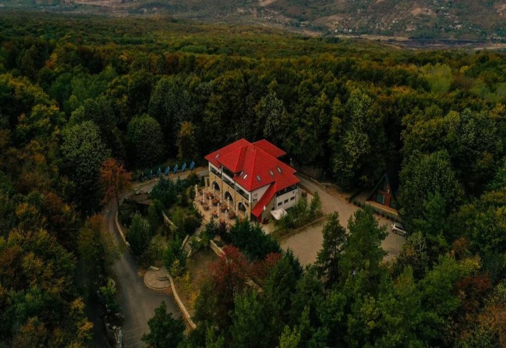 Patru cazări în mijlocul naturii pentru a te relaxa în weekend