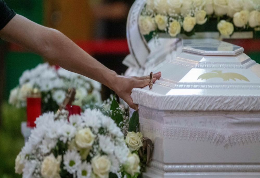 NICU COVACI A FOST ÎNMORMÂNTAT LA TIMIȘOARA: MITROPOLITUL BANATULUI A OFICIAT SLUJBA