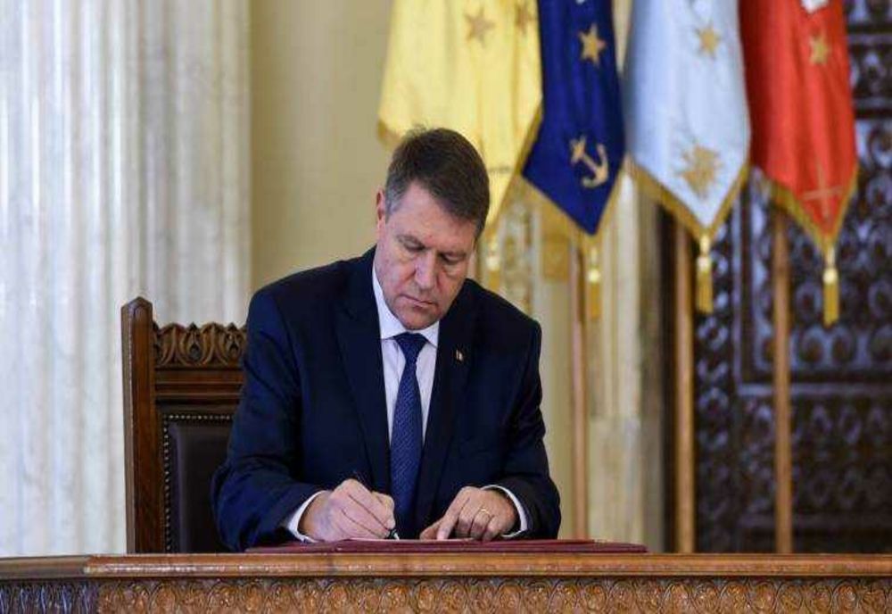 LEGE PROMULGATĂ: PENTRU ANUMITE PROFESII CUNOAŞTEREA DREPTULUI ROMÂN SE FACE PRIN EXAMEN DE ADMITERE ÎN PROFESIE