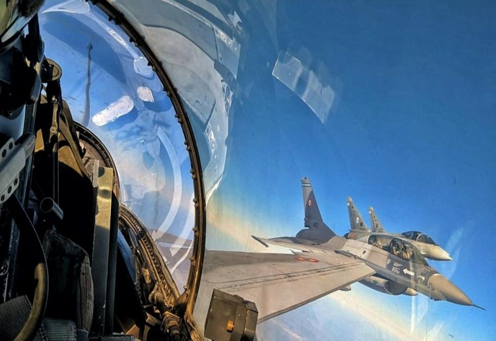 ZBORURI DE ANTRENAMENT, LA ÎNĂLŢIMI MICI, PE ÎNTREG TERITORIUL ȚĂRII