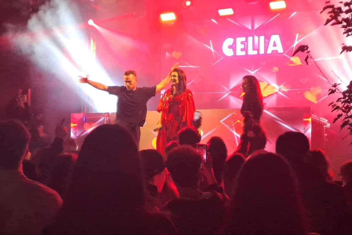 CELIA, CU LACRIMI ÎN OCHI PE SCENA DE LA TIMIȘOARA: "SCENA ESTE VIAȚA MEA. M-AM ÎNTORS ACASĂ"