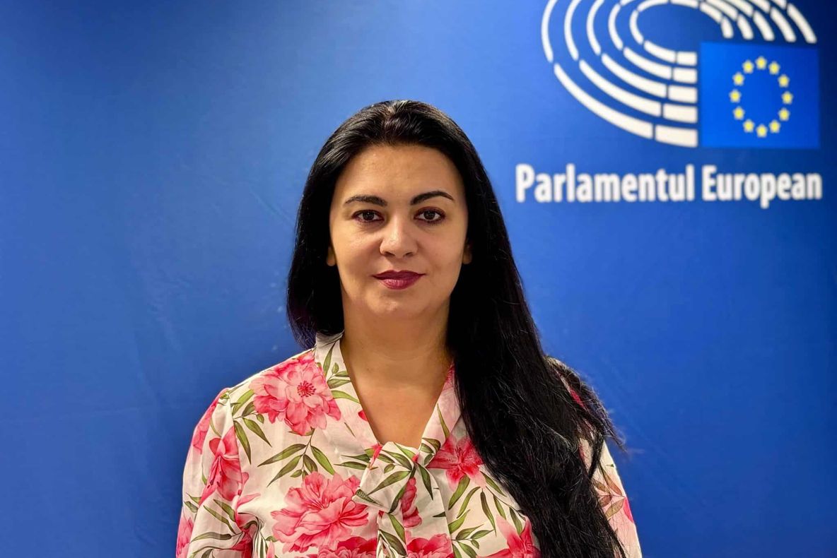 GEORGIANA TEODORESCU (AUR), SESIZEAZĂ COMISARUL EUROPEAN PENTRU EGALITATE CU PRIVIRE LA DECLARAȚIILE DISCRIMINATORII ALE PREMIERULUI ILIE BOLOJAN LA ADRESA FEMEILOR