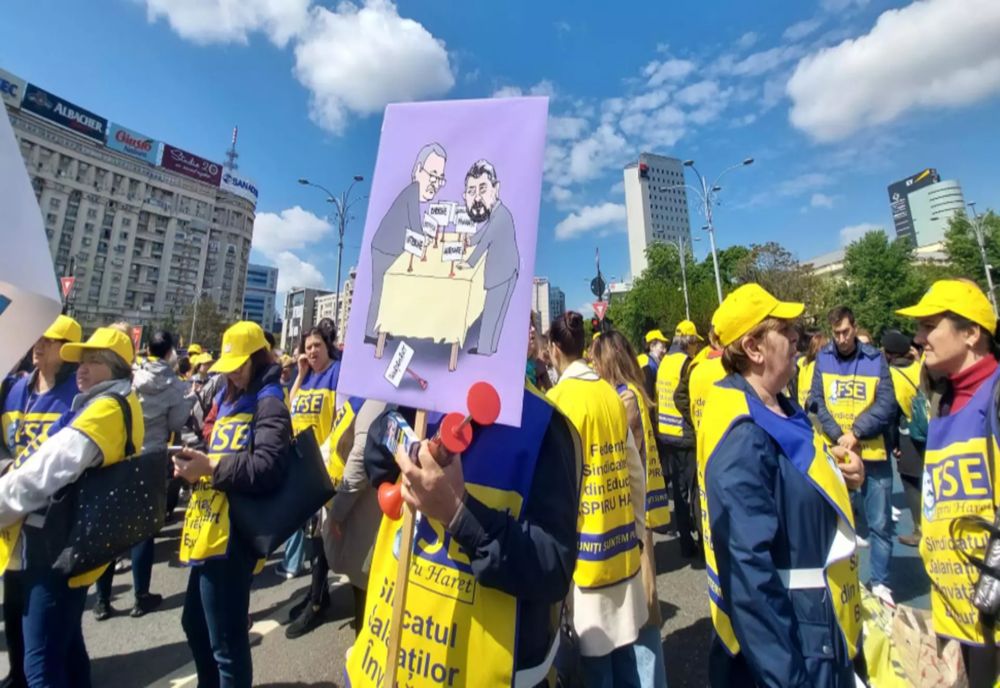 Un nou protest în fața Ministerului Educației. Revoltă masivă