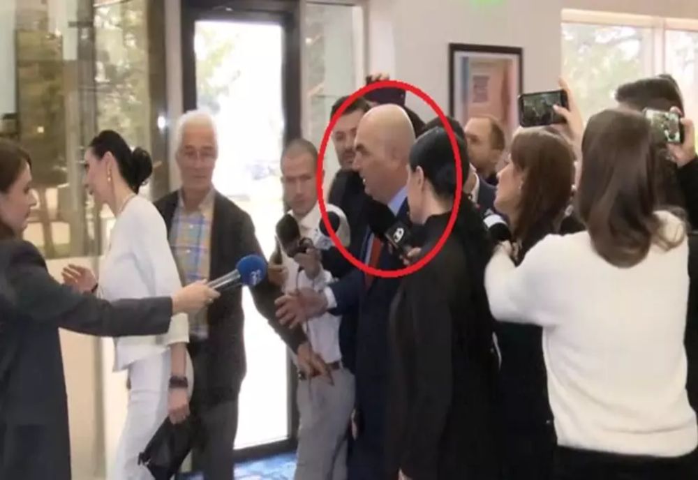 Bolojan fuge iar de presă, în plin scandal pe taxe și pensii VIDEO