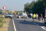 Carambol cu trei maşini în judeţul Timiş. Un bărbat a murit, iar alte şase persoane au fost rănite