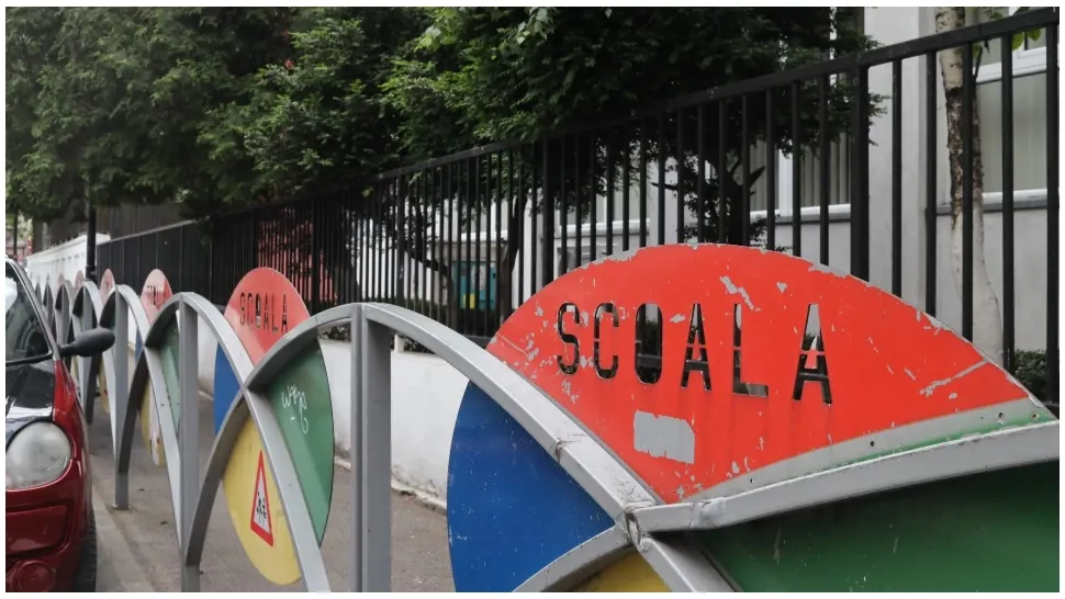 Scene șocante într-o școală din Timiș. Elev de 14 ani, la spital, după ce a încercat să aplaneze un conflict între doi colegi