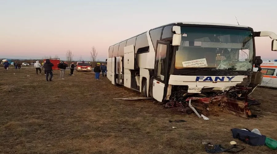 accident-Sudrias-autobuz-masina (3)