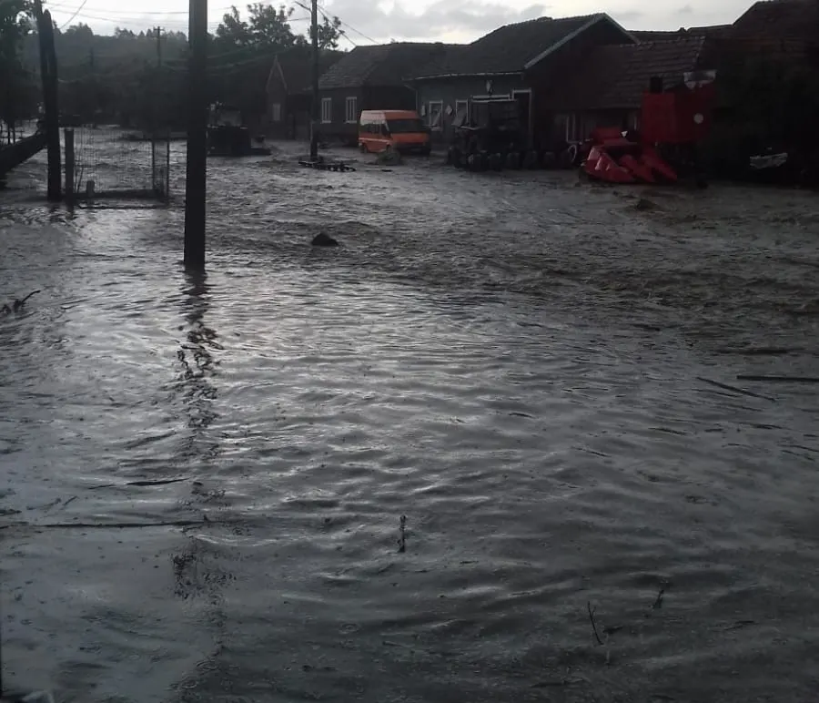 inundatii cladova