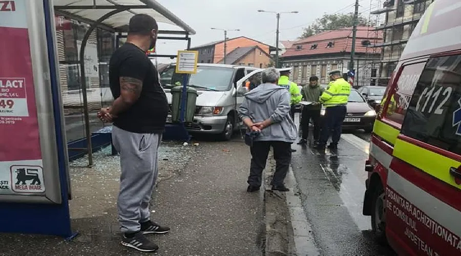 accident-Dorobantilor-statie-tramvai (1)