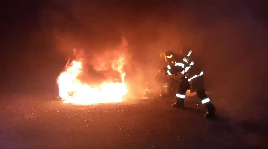 incendiu-masina-pompieri (2)