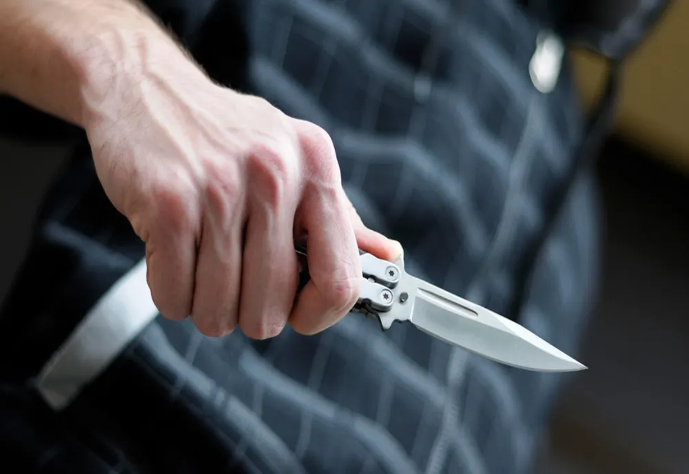 Un băiat de 16 ani a înjunghiat un bărbat, în județul Timiș