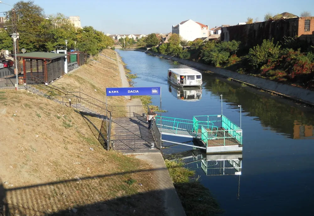 Bărbat descoperit mort într-o stație de pe malul Begăi