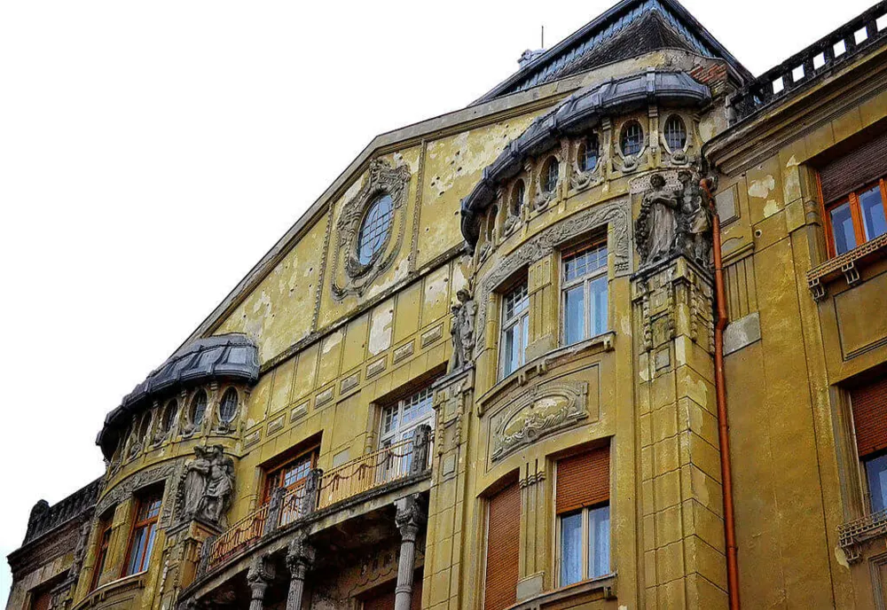 Problema imobilelor istorice părăginite din Timișoara: între supraimpozitare și soluții concrete
