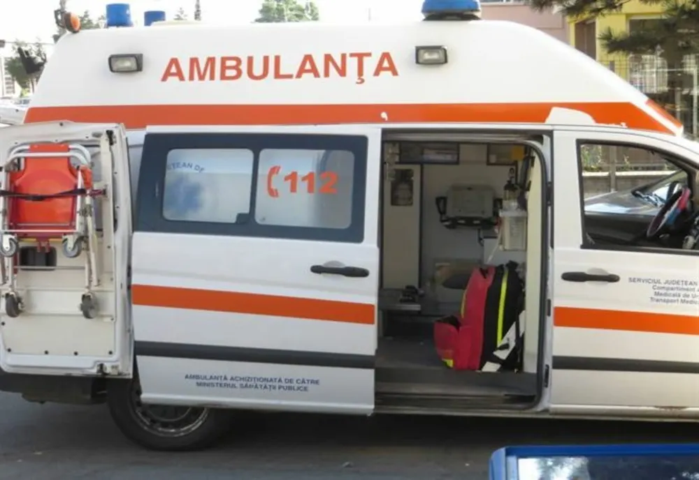 Fetiţă de trei ani, căzută de la etajul patru al unui bloc din Timișoara