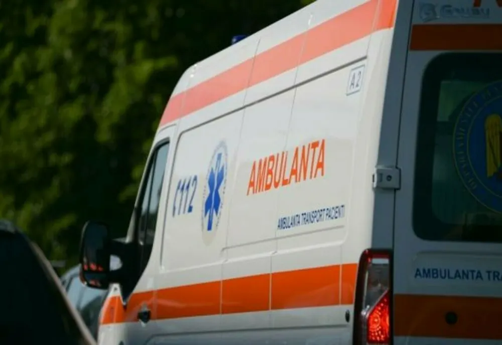 Elevi de la Liceul Loga, la spital, din tabăra de la Lacul Roșu. Au făcut toxinfecție alimentară