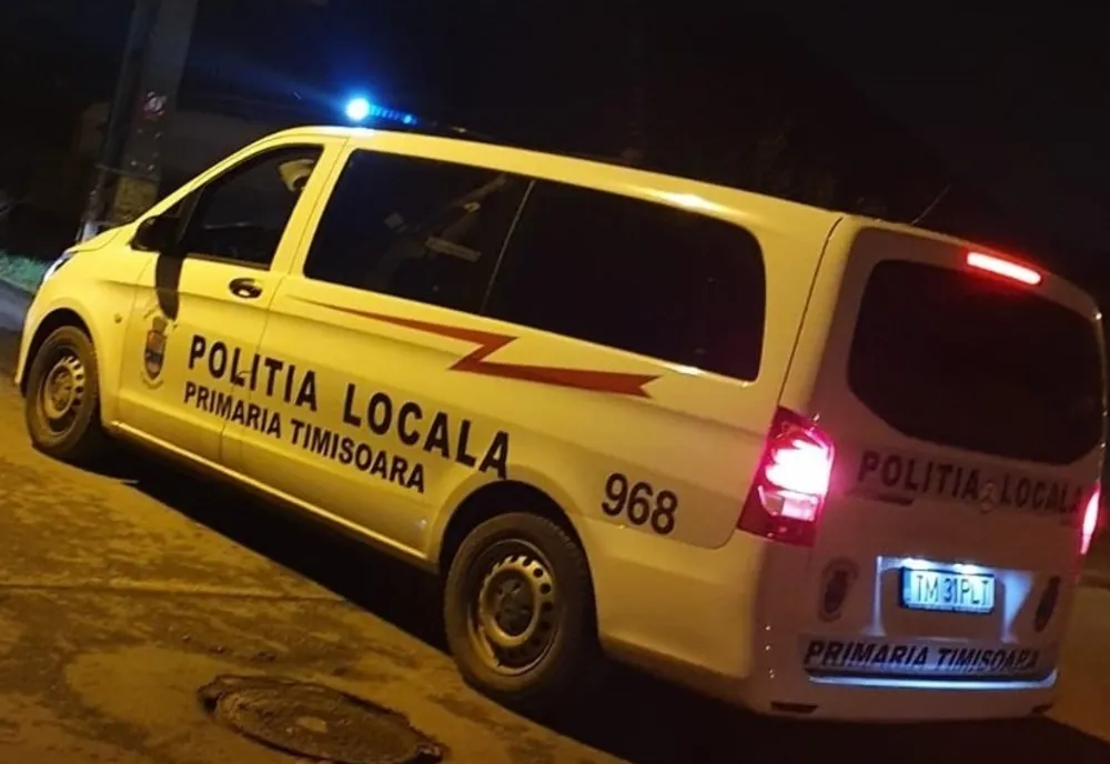 Doi tineri au sărit să îi bată pe polițiștii locali în centrul Timișoarei