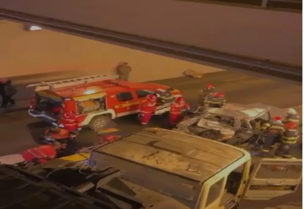 Accident cumplit în Timișoara. Doi tineri au murit, alți doi sunt în stare gravă la spital