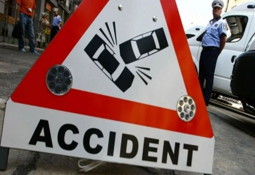 Accident la Moșnița Nouă, într-o intersecție cu strada Principală