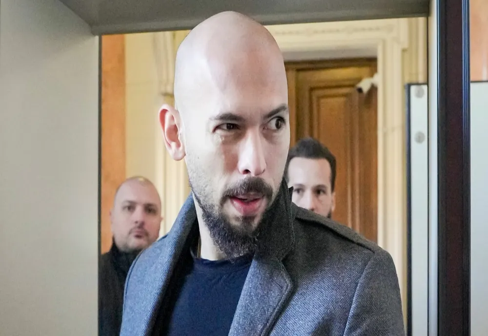 FRAȚII TATE AJUNG DIN NOU LA POLIȚIE