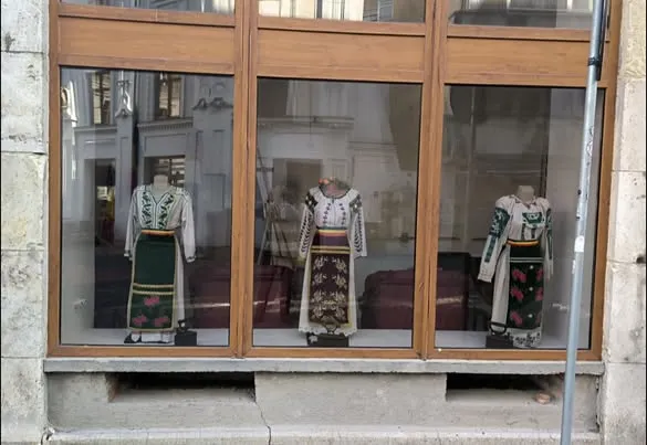 TIMISOARA-AUR-EXPOZITIE-IA-ROMANEASCA-TRADITII-CULTURA-