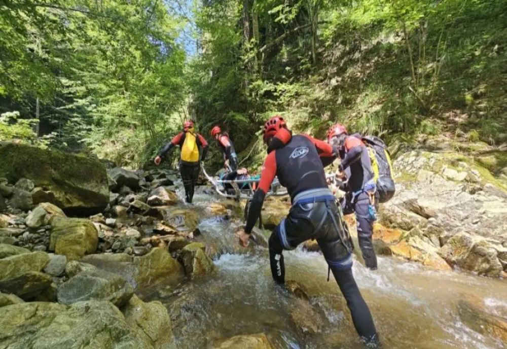 SALVAMONT: PESTE 30 DE PERSOANE, RECUPERATE DE PE MUNTE ÎN ULTIMELE 24 DE ORE