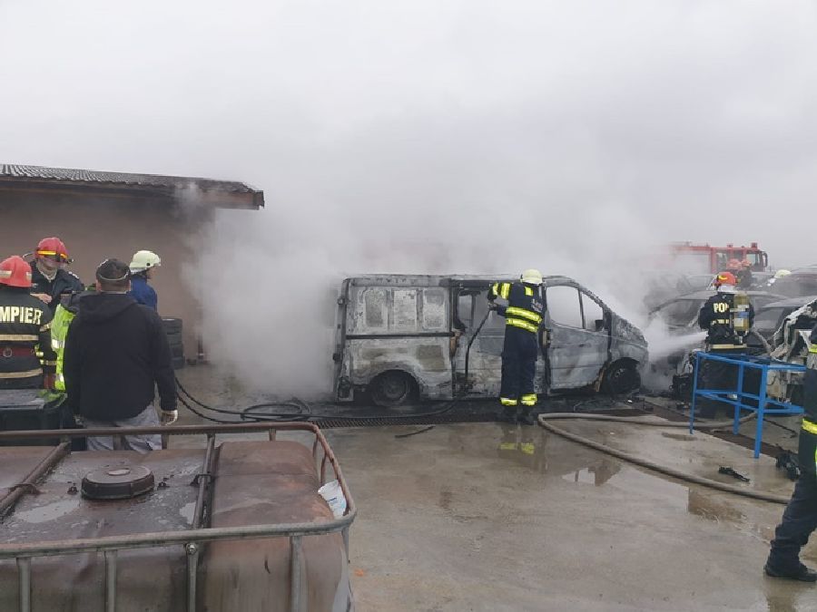 incendiu-masini-dezmembrate (2)