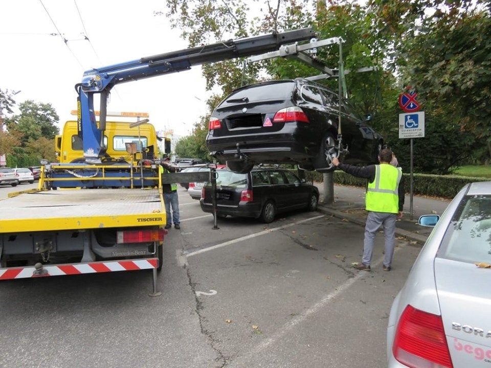 parcare masina ridicata