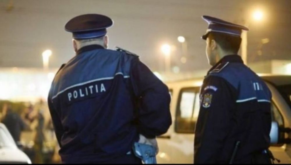 Polițist lovit în timp ce încerca să potolească un scandal din fața unui bar