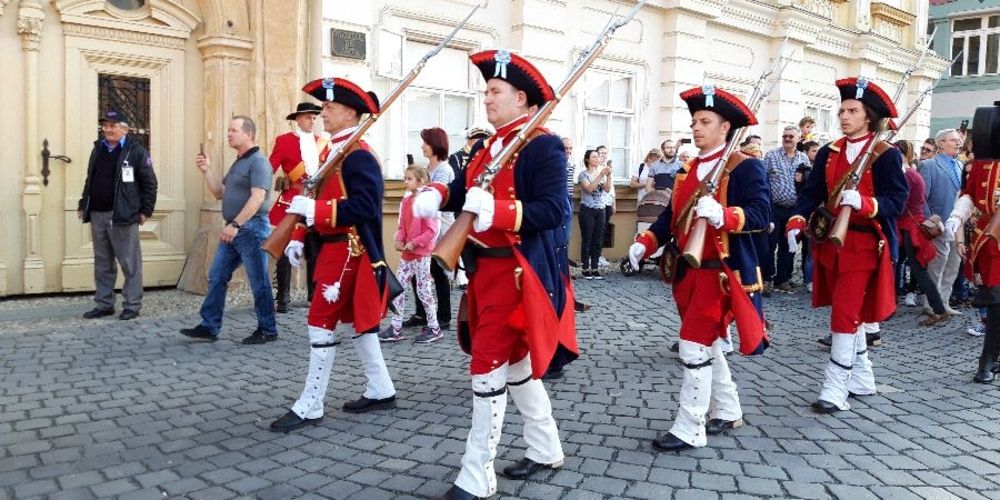 Se schimbă garda la Timișoara. Spectacolul care aduce istoria în prezent