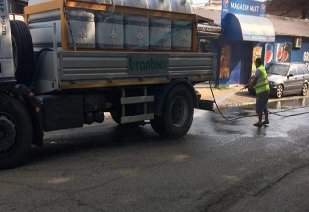 Continuă spălarea străzilor în Timișoara. Unde să nu-ți lași mașina